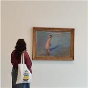 Estudiante de la carrera de Geografia e Historia, amplios conocimientos en historia del arte y literatura